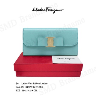 Salvatore Ferragamo กระเป๋าสตางค์หนังใบยาวแบบแต็ป รุ่น Ladies Vala Ribbon Leather Code: 22-D269 0724787