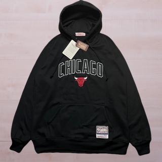 Mitchell &amp; NESS CHICAGO BULLS CHICAGO เสื้อแจ็กเก็ต มีฮู้ด ปักลายโลโก้ สีดํา