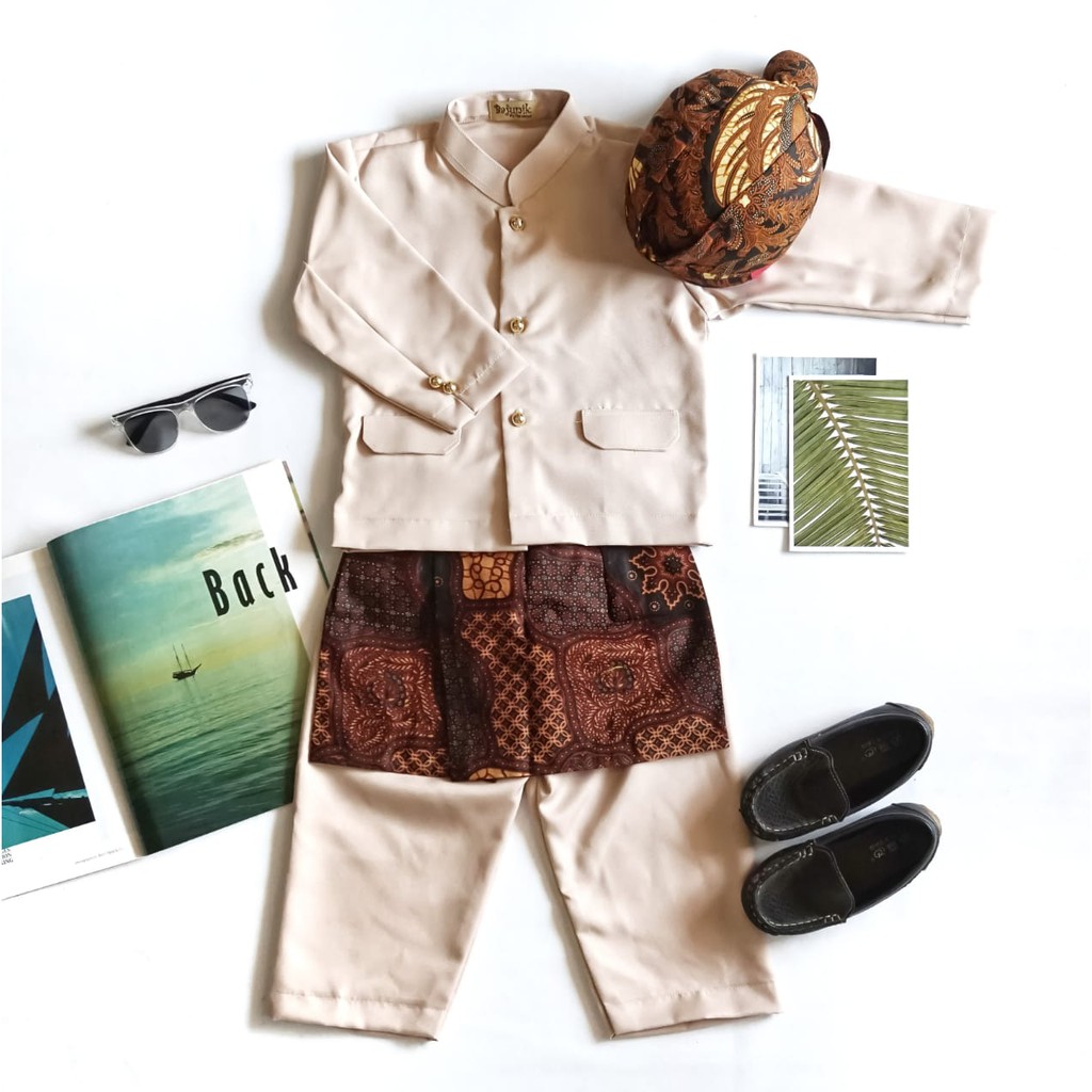 BAJUNIK_PRODUSEN BASOFI CHILDRENS/CHILDRENS TRADITIONAL CLOTHES/JAVA TITIONAL CLOTHES/PHOTOS/สีครีมผ