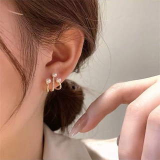 ต่างหูมุก • Pearl Earrings