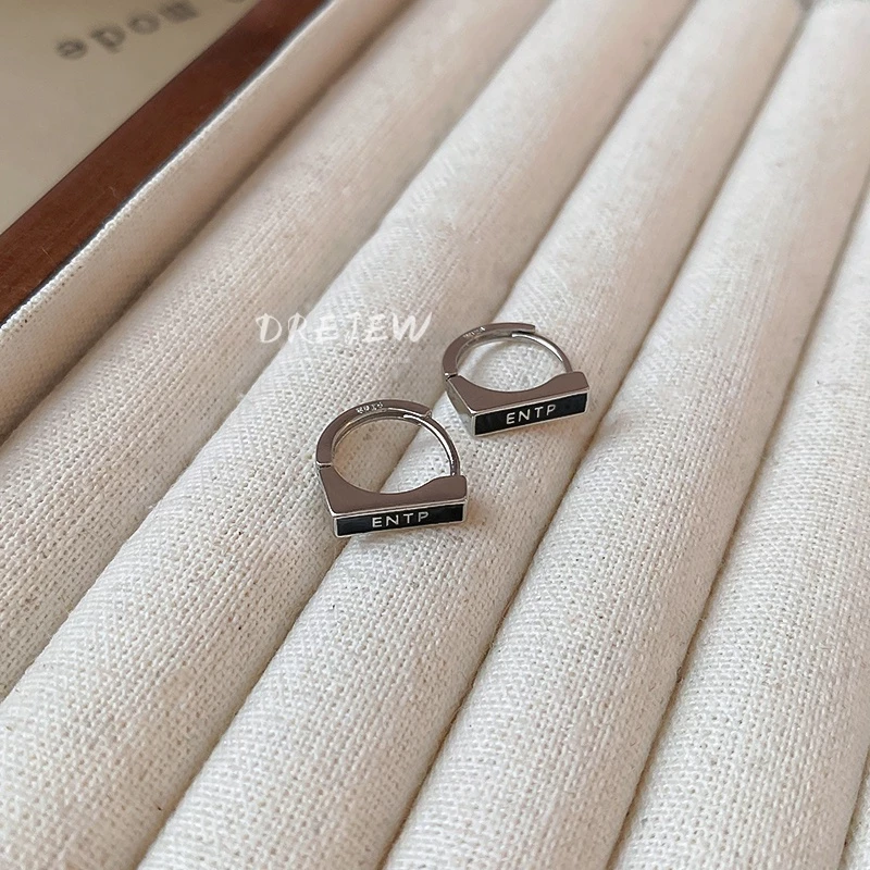 DREJEW ต่างหูแฟชั่น จี้ตัวอักษร เข้ากับทุกการแต่งกาย สไตล์เกาหลี thumbnail 4