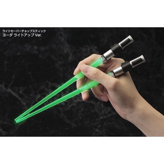 STAR WARS YODA LIGHT UP LIGHTSABER CHOPSTICKS