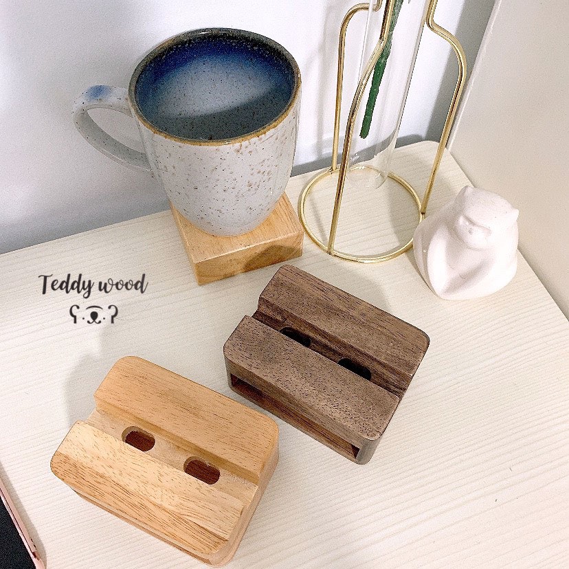 ลำโพงไม้ พร้อมที่วางโทรศัพท์