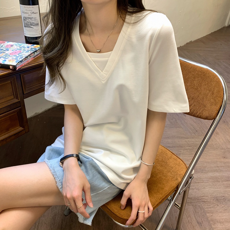 QKshop คอวียังไม่ก็ไม่โป๊  เสื้อคอวีสีพาสเทล ให้ลุคดูเท่ห์ มีสไตล์ไปอีกแบบ ถ้าไม่อยากพลาด จัดเถอะ ราคา ถูกที่สุด ดีลบีเคเค แกลเลอรีภาพที่ 4