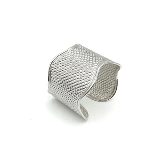 DSP กำไลเงินลายเสือดาว กำไลตอกลายขนเสือดาว กำไลเงินแท้ 925 : DSP925 Sterling Silver Cuff Bangle [GSPP0132W]