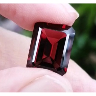 พลอยโรโดไรด์การ์เนต ( Rhodolite garnet ) นน8.05กะรัต