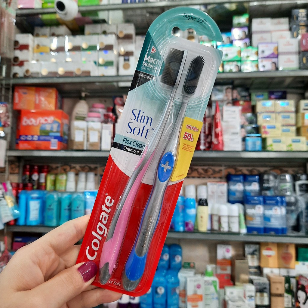ชุดแปรงสีฟัน Colgate SlimSoft Flex Clean Charcoal 2 ชิ้น (จัดส่งสุ่มสี)