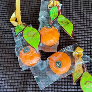 สบู่มาดามเฮง วิตามินซี  50 กรัม สบู่ส้ม ORANGE NATURAL SOAP ORIGINAL FORMULA VITAMIN C OF MADAME HENG สบู่ส้ม