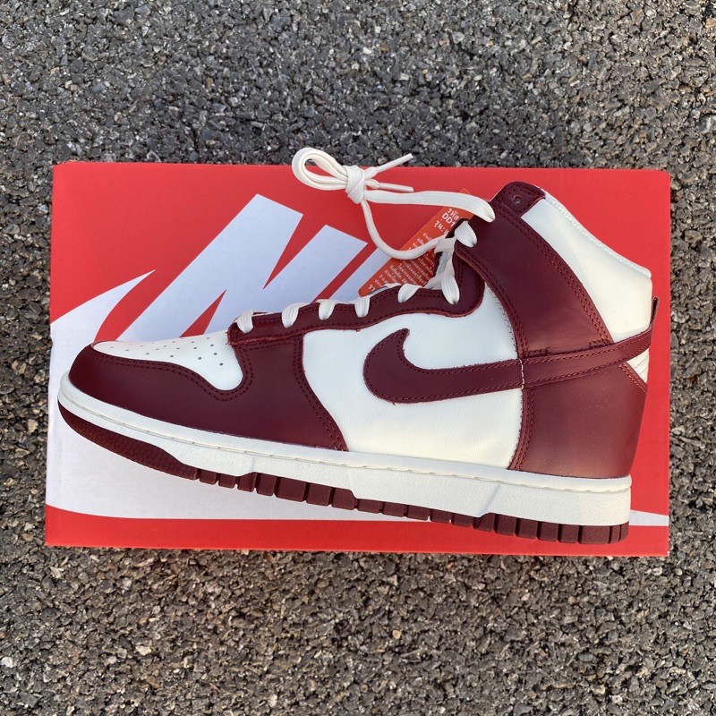 (SOLD)Nike WMNS Dunk High “TEAM RED”Size : 8.5 usw