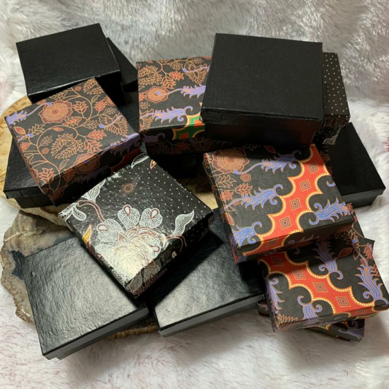 กล่องของขวัญ / กล่องของขวัญ 7x7cm Inner Layer