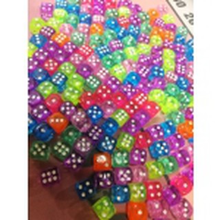 ลูกเต๋าหลากสี ลูกละ 15 บาท ใช้ แทนการบวกพลัง ของการ์ดเกมส์