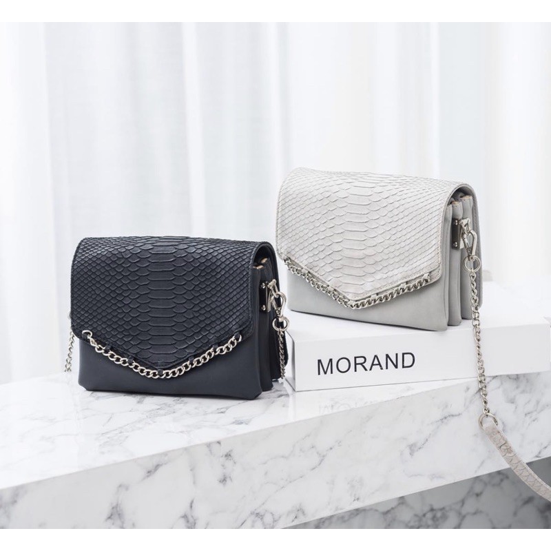 กระเป๋าPerota brand.