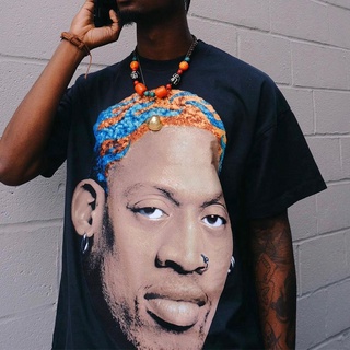 เสื้อยืดผ้าฝ้ายพิมพ์ลายแฟชั่น เสื้อยืดแขนสั้น พิมพ์ลายกราฟฟิติ Dennis Rodman สไตล์ฮิปฮอป ขนาดใหญ่ สําหรับผู้ชาย