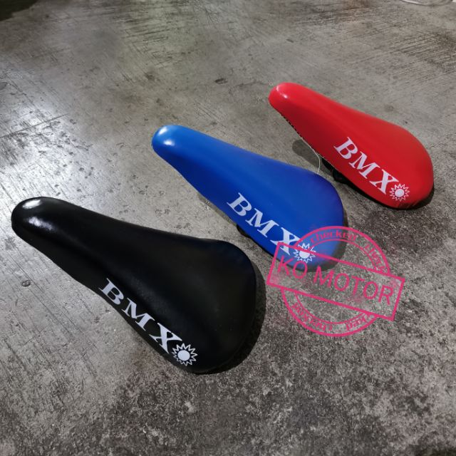 เบาะจักรยาน BMX 20" ดำ / น้ำเงิน / แดง