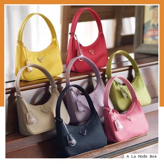 สีเยอะมาก! ออริ Re-Edition 2000 Nylon Mini Hobo Bag1:1