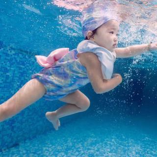 😊 ชุดว่ายน้ำเด็กผู้หญิง สีชมพู ชุดว่ายน้ำกระโปรงเจ้าหญิง ชุดว่ายน้ำเงือก ชุดว่ายน้ำเด็กทารก 5CDL A0V6 M1AD