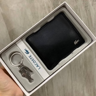 Lacoste short Wallet With Key Chain ชุดเซ็ทที่มีทั้งกระเป๋าสตางค์สั้นและพวงกุญแจเข้าเซ็ทกัน