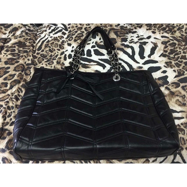 กระเป๋าสะพายแฟชั่น ZARA FEMALE Thailand  ชิคๆ เก๋ ใส่จองได้เยอะมาก สะพายไปเรียนไปเที่ยว ได้ทุกโอกาส