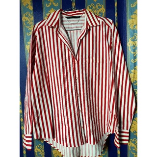 เสื้อเชิ๊ตลายทาง แขนยาว สีแดงสลับขาว กระดุมหน้า Zara basic 114-380 อกถึง40 ยาว27