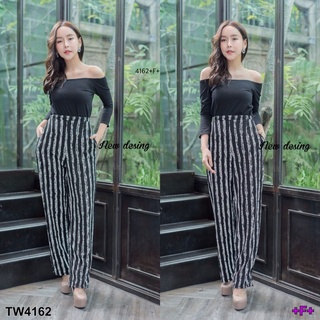 👗Pfashion [ส่งไว!!🚛] P4162 Set เสื้อปาดไหล่+ กางเกงลายทาง Set off the shoulder top + striped pants