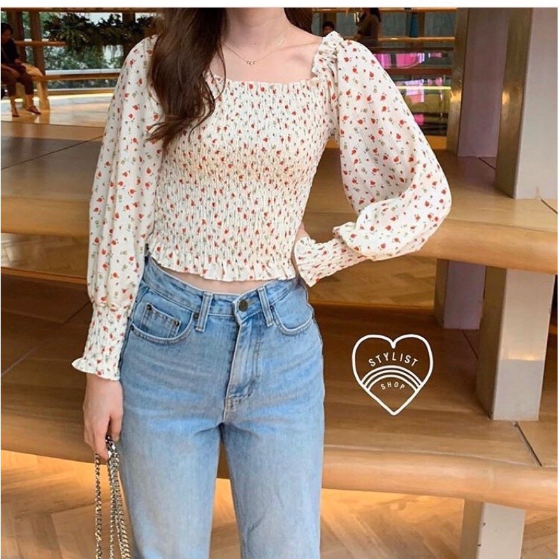 ส่งต่อ เสื้อครอปลายดอกไม้สมัอคช่วงตัว จากร้าน stylistshop