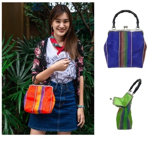 (เก็บโค้ดส่วนลดหน้าร้านลด 50฿) กระเป๋าถือผู้หญิงลายสายรุ้ง Rainbow Lady Clasp Arch Handbag