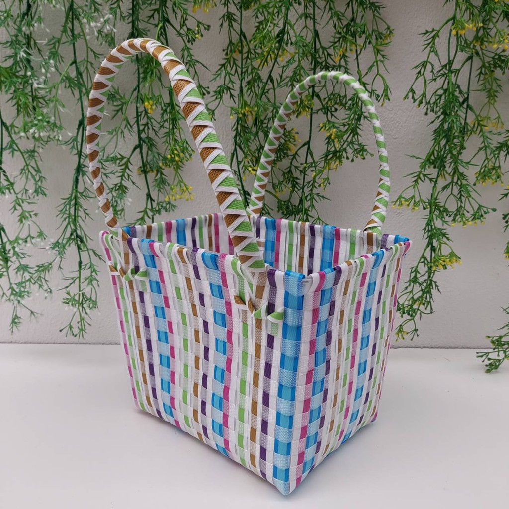 ตระกร้าสานเส้นพลาสติก รุ่นจ่ายตลาดจิ๋วแจ๋ว ขนาด กว้าง 16 ยาว 23 สูง 18CM ขอบปาก - รูปที่ 4