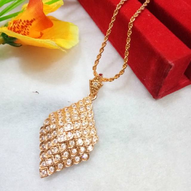 สร้อยคอพร้อมจี้ Xuping Lupis