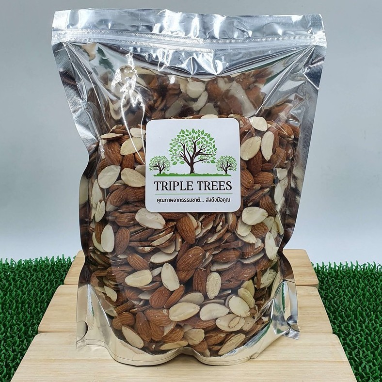 อัลมอนด์ผ่าซีกอบธรรมชาติ KETO Almond Halves Roasted เกรด A จาก Triple Trees