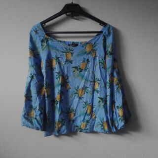 เสื้อฮาวายลายสัปปะรด เสื้อแขนยาวแขนพอง
สีฟ้า ใส่ไปเที่ยว เสื้อเที่ยวทะเล เสื้อฮาวายสไตล์วินเทจ