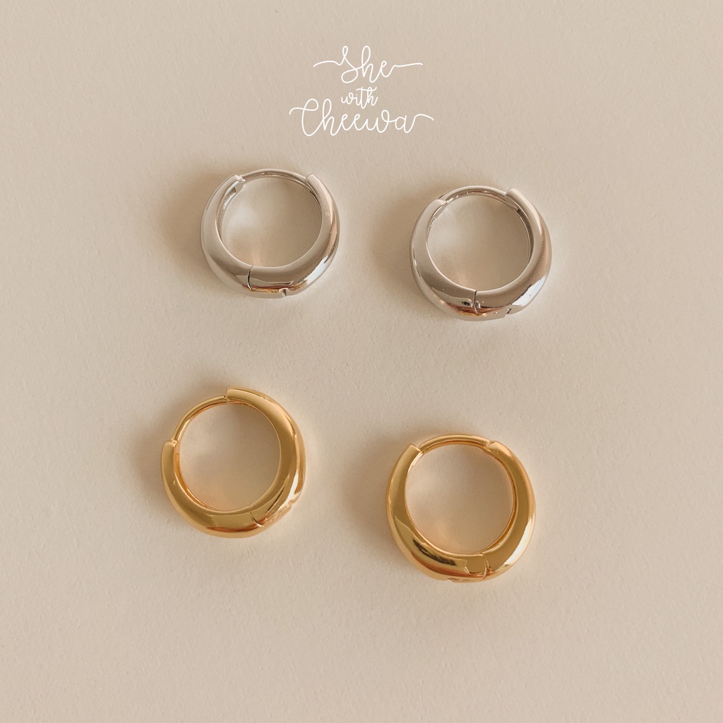 She with Cheewa | silver925 | loony drop earring ต่างหูห่วงเงินแท้ มินิมอล ทรงหยดน้ำ