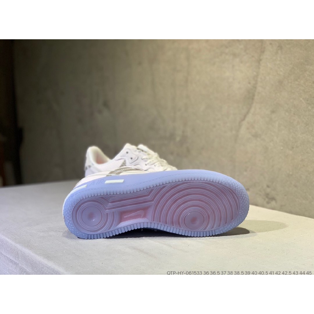 ของแท้ 100 Nike Air Force React QS Light Bone รองเท้าลำลอง