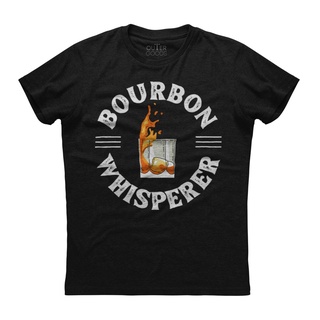 ขายดี เสื้อยืดลําลอง แขนสั้น พิมพ์ลาย Bourbon Whisperer สีดํา JAcoal15MLjece64S-5XL