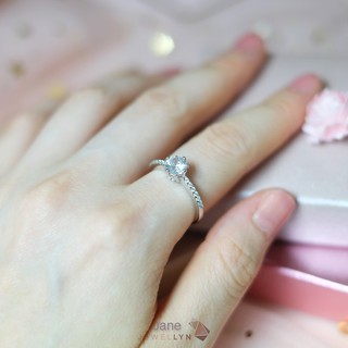 JEWELLYN Jane Ring แหวนเพชรชูฐานมงกุฏ