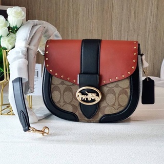 (ผ่อน0%) กระเป๋าสะพายข้าง COACH C3593 GEORGIE SADDLE BAG IN COLORBLOCK SIGNATURE CANVAS WITH RIVETS สีน้ำตาล ลายซี