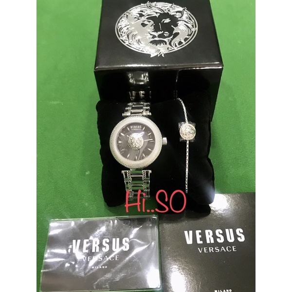💕ชุดเซ็ตนาฬิกาและข้อมือ"VERSUS by VERSACE"รุ่น Brick Lane Box Set Bracelet Watch In Black ของใหม่ค่ะ