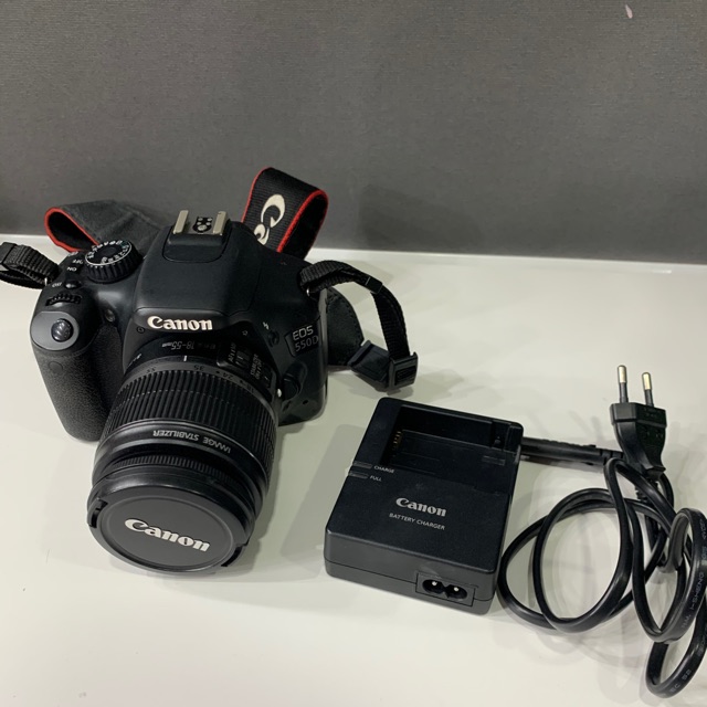 ขายกล้อง Canon EOS 550d lens 18-55 พร้อมที่ชาร์จ ชัตเตอร์ 7 พัน