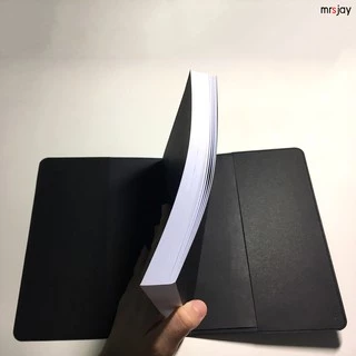สมุดโน๊ตA5 ปกคราฟท์ปกดำเย็บขอบ คละแบบ ความหนาหลายขนาด ตัวปกเรียบไม่มีโลโก้ทั้งปกนอกปกใน ปั๊มชื่อแบรนด์ โลโก้ของตัวเองได้
