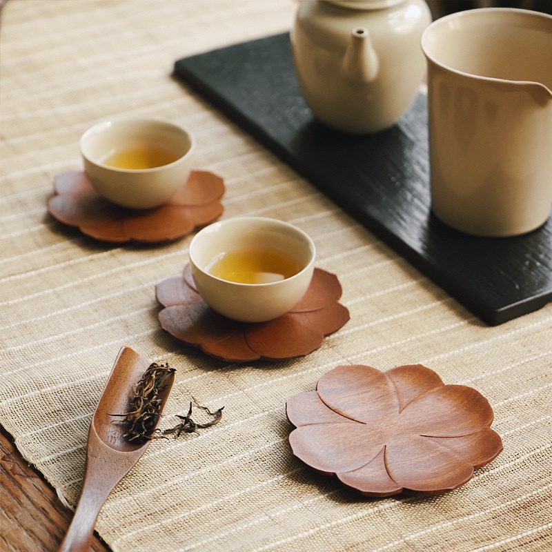 ที่รองแก้วไม้จันทน์ ฉนวนกันความร้อน สีแดง แบบสร้างสรรค์ สไตล์จีน