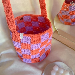 somethings.beige - Checkerboard bucket bag กระเป๋าบัตเก็ตสะพายข้างลายตาราง
