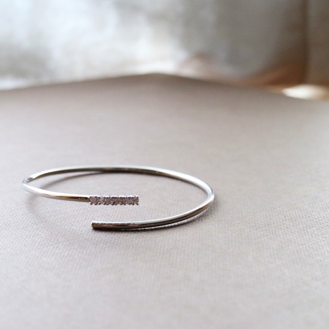 Star Lining Bangle - Silver Spring Bangle