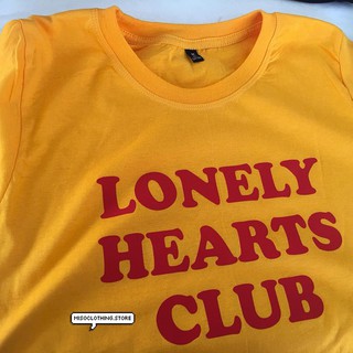 "Lonely hearts club" เสื้อยืดสกรีน สวมใส่สบาย