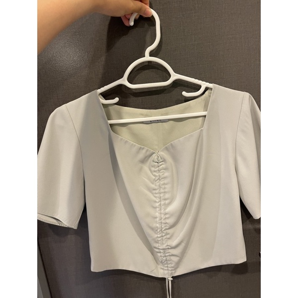 เสื้อเอวสูง สีเขียว โชว์เอว Ether SOS