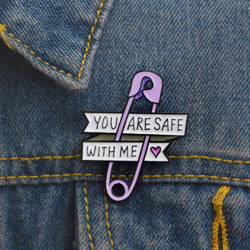 &gt; Ready Stock &lt; ❉ You Are Safe with Me Pin ❉ 1Pc Purple Paper Clip Enamel Collection Brooches Pins