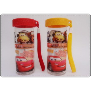 กระติกน้ำแบบแก้วทรงสูง มีฝาปิด ลาย CARS 2 Mcqueen เนื้อหนาแข็งแรงมีฝาปิดพร้อมสายคล้องข้อมือ