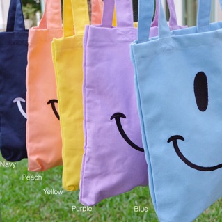 smiley tote bags  (ระบุสีที่ต้องการ)