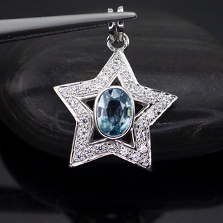 จี้พลอยเพทาย สีฟ้า ( Blue Zircon) ตัวเรือนเงิน 92.5 % ชุบทองคำขาว ล้อมเพชรCZ พลอยแท้จากประเทศ กัมพูชา (เขมร)