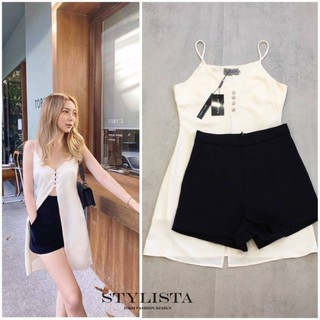 STYLISTA : เซตเสื้อสายเดี่ยวออกแบบเป็นทรงระบายยาว มาพร้อมกับกางเกงสั้น