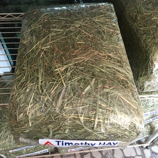 Timothy Hay (4.5kg) ทิโมที หญ้าไฟเบอร์สูง หญ้าทิโมธีจากธรรมชาติ สำหรับสัตว์เลี้ยง ช่วยในการย่อยอาหารและการขับถ่าย