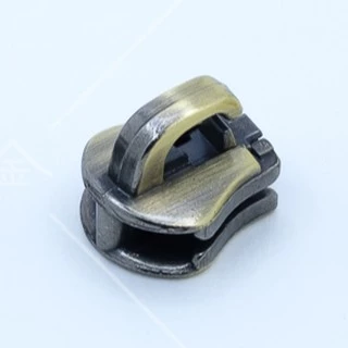 ปลีก/ส่ง.. (1ชิ้น) หัวซิปรถไฟ เบอร์5 งานซิ้ง ชุบเกรดA ไม่ลอก ไม่ดำ (ZP0005)